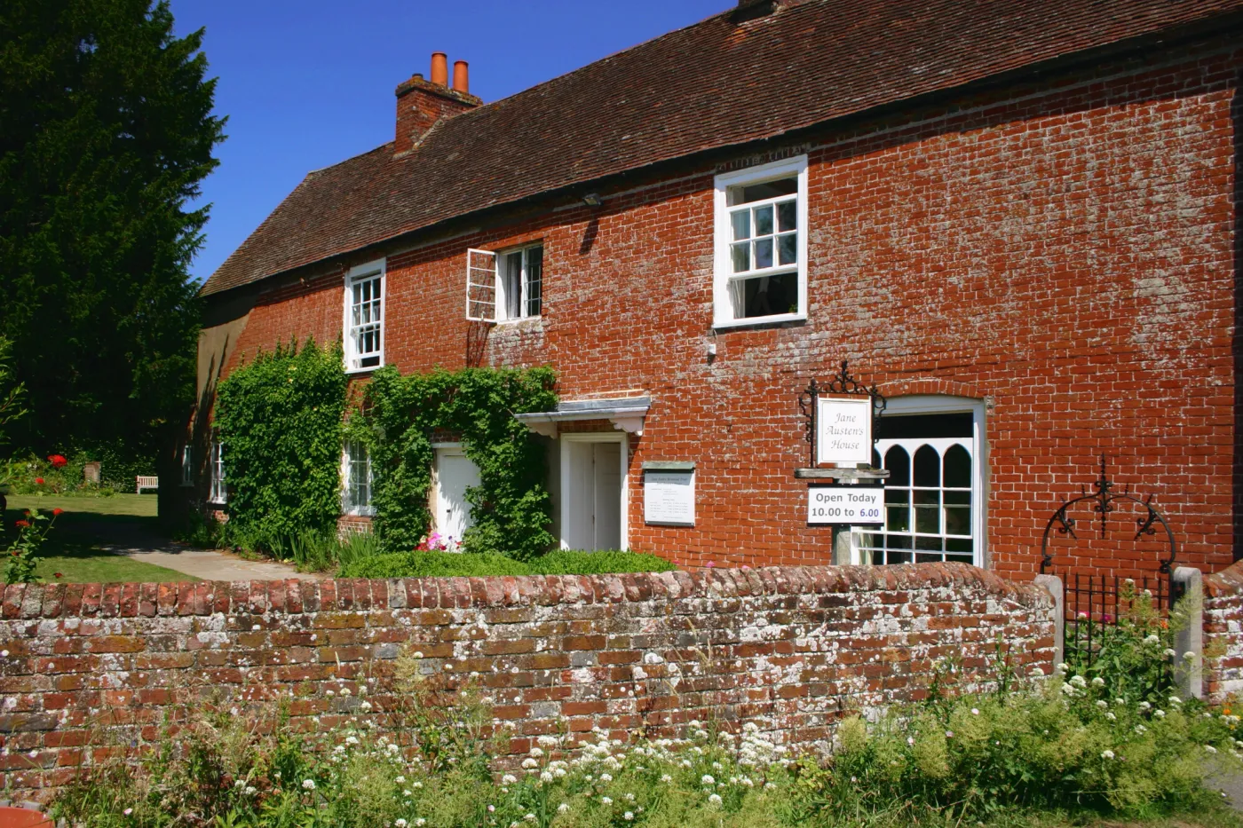 Do czytania pod choinką - romantyczny bestseller wszech czasów i książka kucharska w komplecie