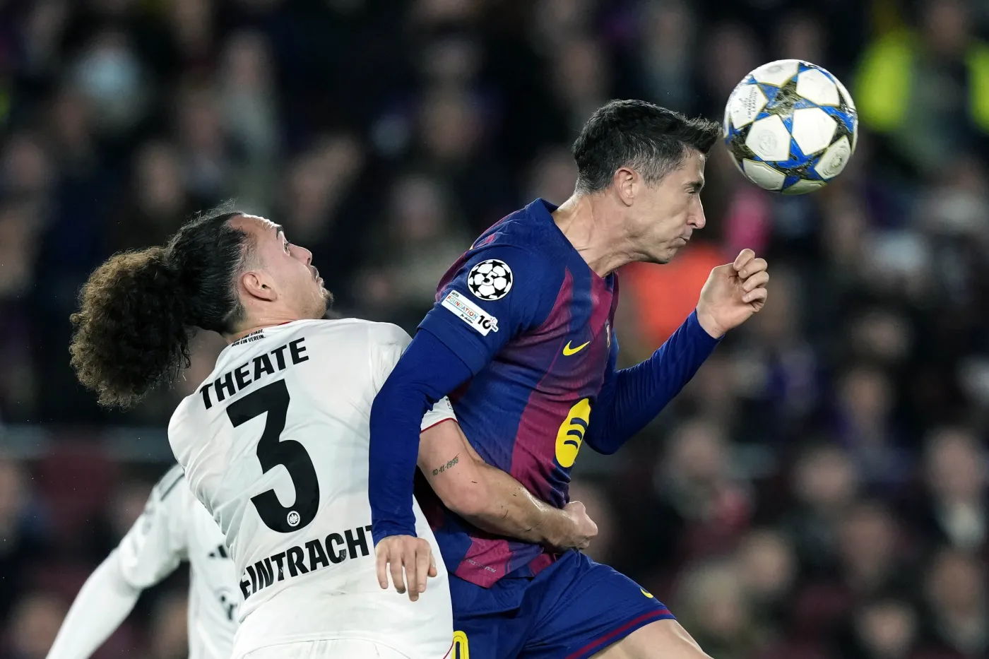 Liga Mistrzów. Kounde wyręczył Lewandowskiego. Barcelona lepsza od Eintrachtu