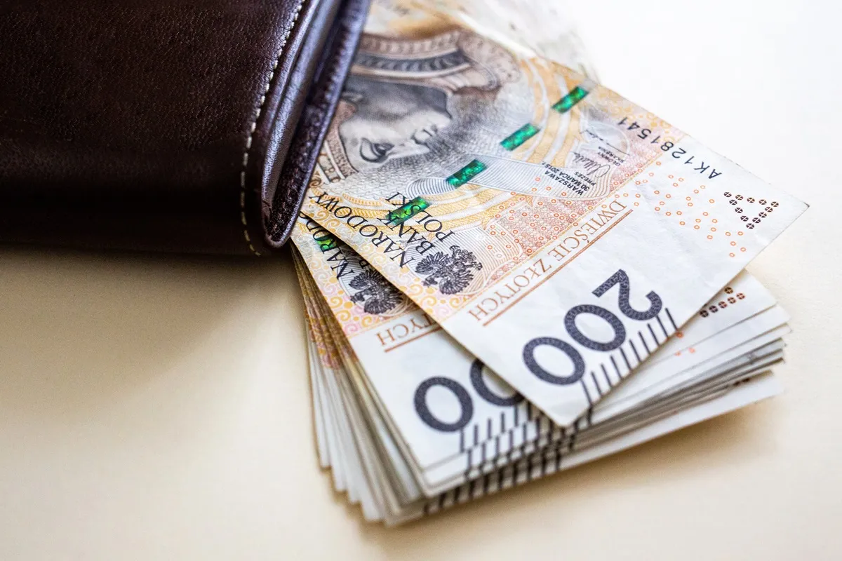 4000 zł świadczenia dla rodziców. Jak uzyskać wsparcie?