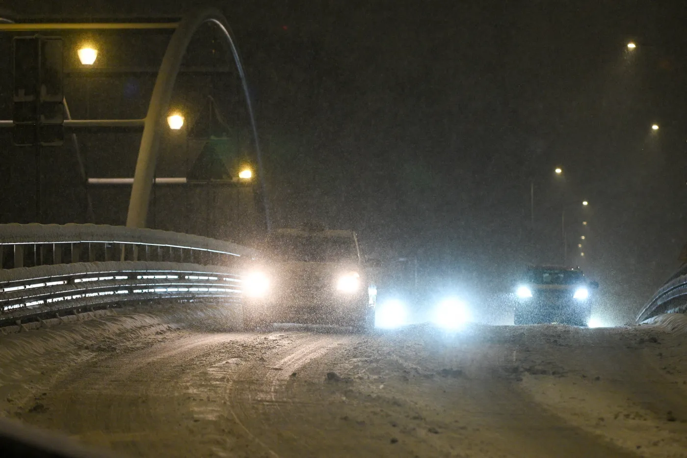 Mróz do –17°C i intensywne opady śniegu. IMGW wydał serię alertów pogodowych