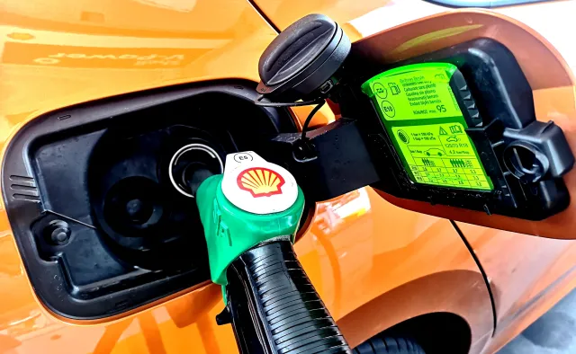 Trzęsienie ziemi na stacjach paliw. Tyle zapłacisz za benzynę od 2 lutego