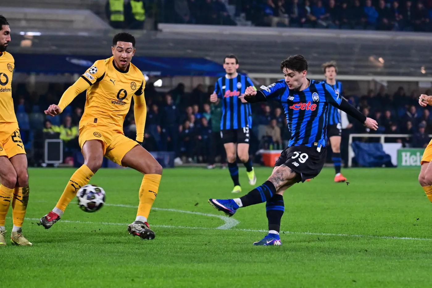 Nicola Zalewski w 1/8 finału Ligi Mistrzów. Atalanta Bergamo odrobiła stratę