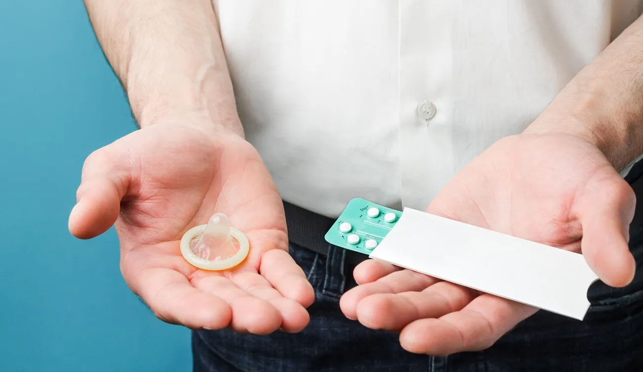 Możliwa przyczyna niepłodności. Po raz pierwszy naukowcy wykryli bakterię chlamydii również w jądrach mężczyzn