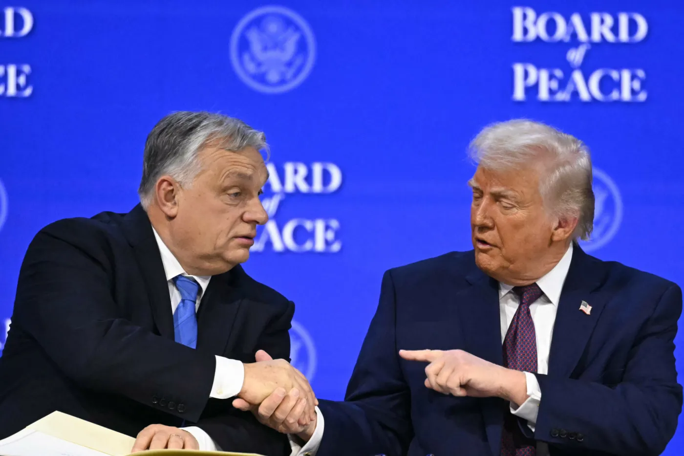 Trump murem za Orbanem. Prezydent USA zachęca Węgrów do głosowania na Fidesz