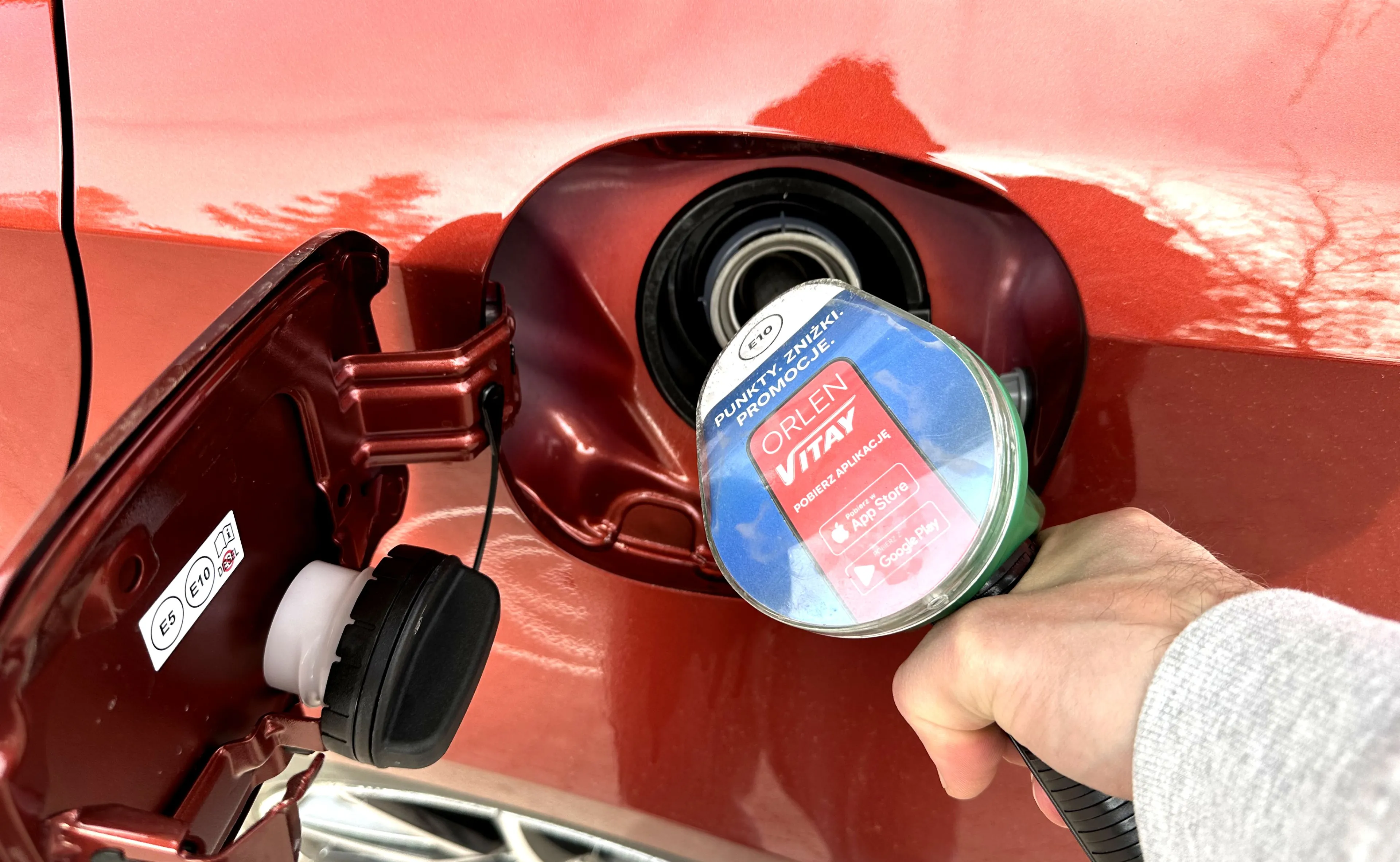 Paliwowe trzęsienie ziemi przed majówką. Rząd zdecydował ws. cen na stacjach