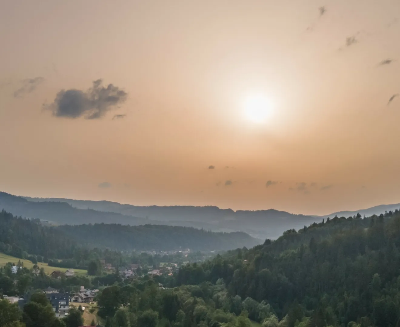 Niebo nad Polską zmieni kolor. Wszystko przez "gościa" z Afryki