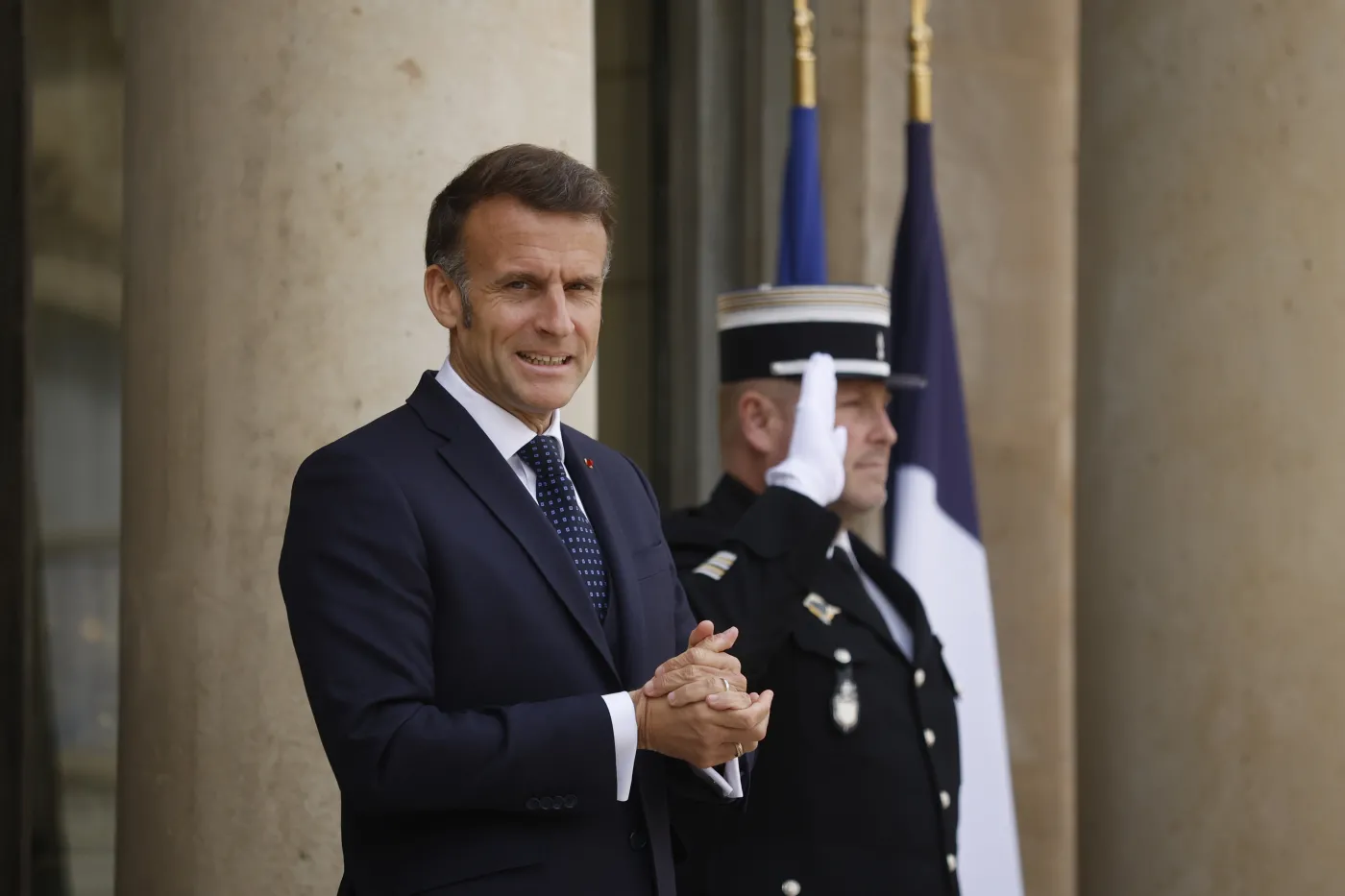 Policja weszła do Pałacu Elizejskiego. Prezydent Macron będzie miał kłopoty?