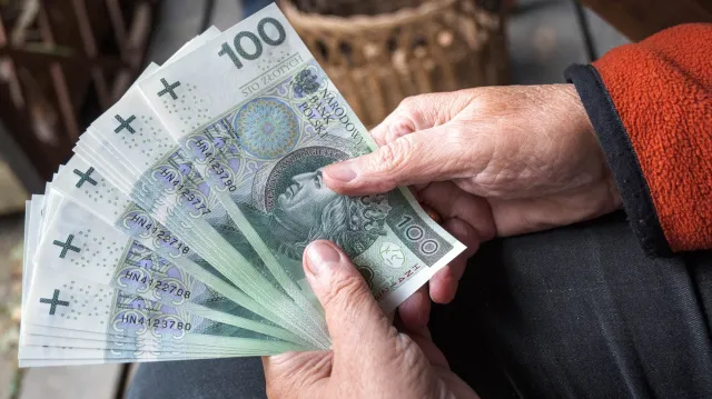 800 plus dla seniora. Czy emeryci otrzymają nowy dodatek za wychowanie dzieci?