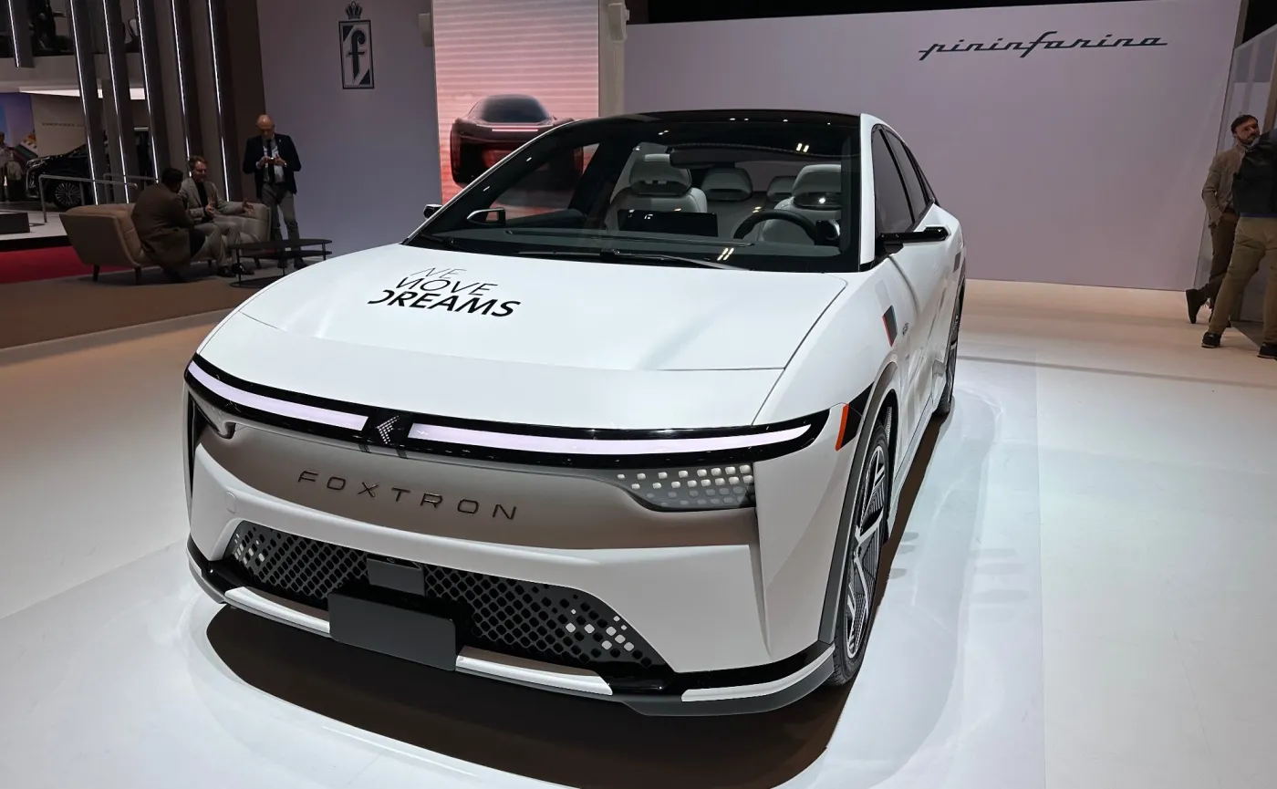 foxtron-na-stoisku-biura-pininfarina-39141655.jpeg