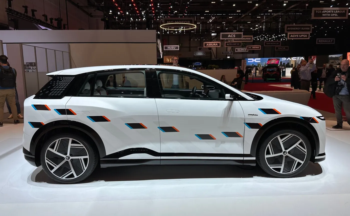 foxtron-na-stoisku-biura-pininfarina-39141656.jpeg