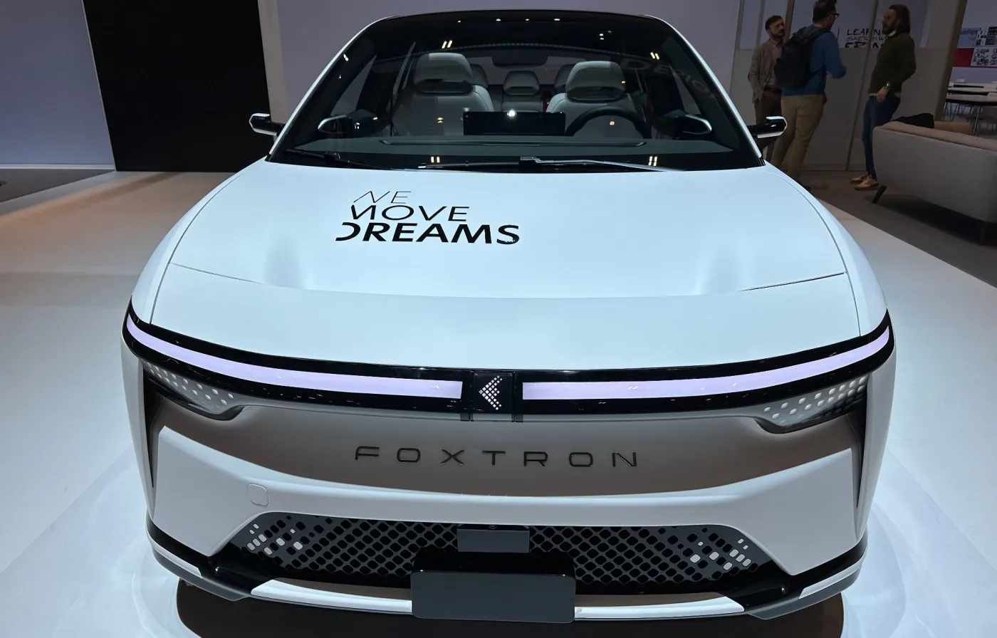 foxtron-na-stoisku-biura-pininfarina-39141668.jpeg