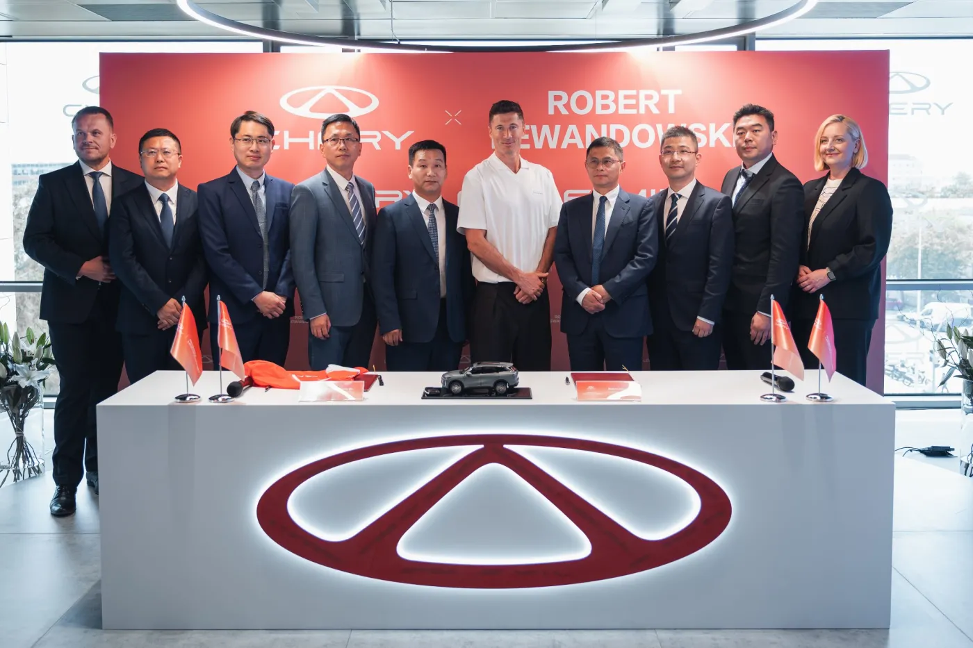 Robert Lewandowski został globalnym ambasadorem motoryzacyjnej marki CHERY
