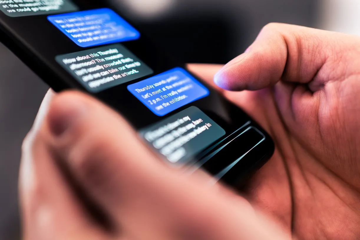 wiadomość czat umowa telefon komórka