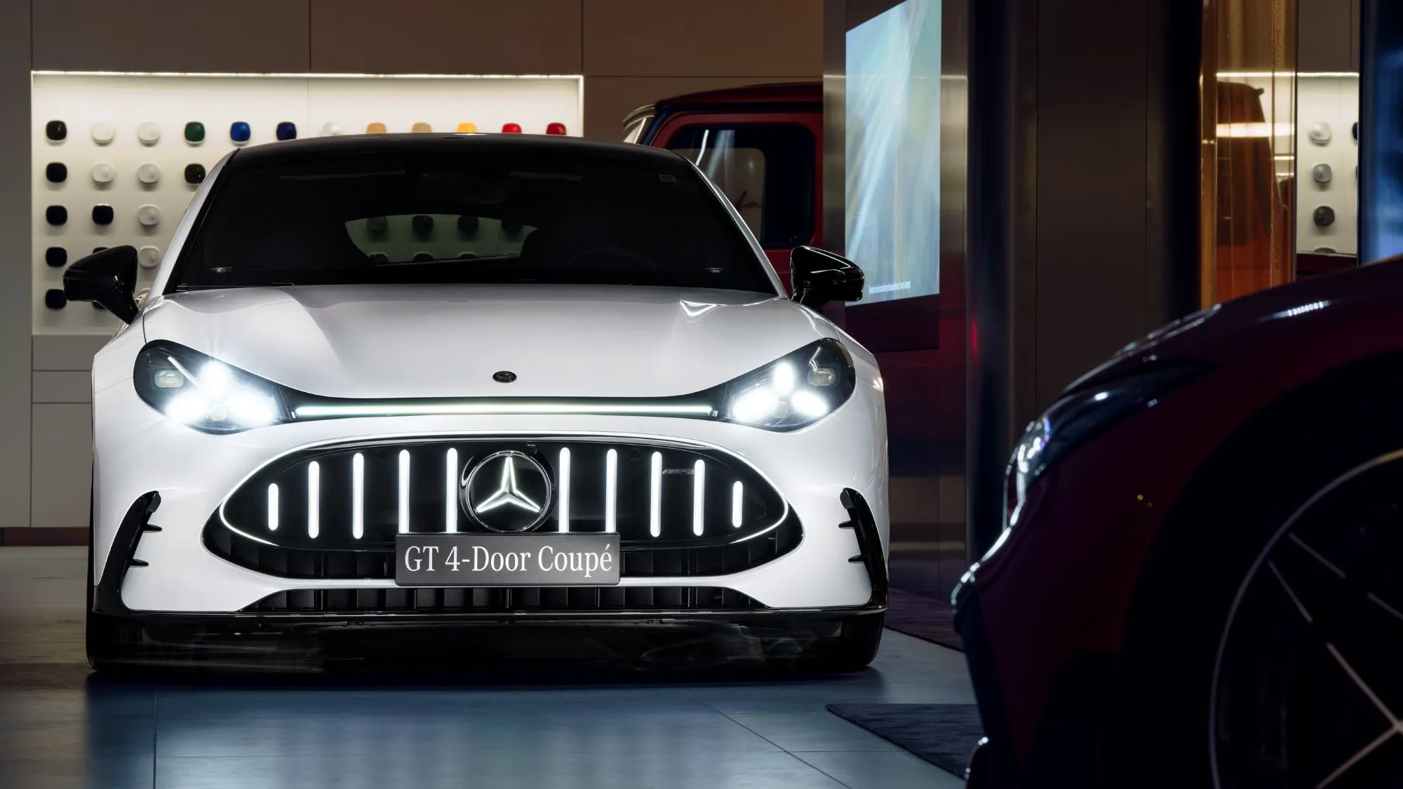 Mercedes rozbił bank w Polsce. Maybach sprzedaje się na pniu