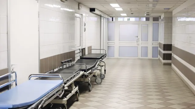 Zgłosił się na SOR ze zwichniętym barkiem. Miesiąc po zabiegu zmarł