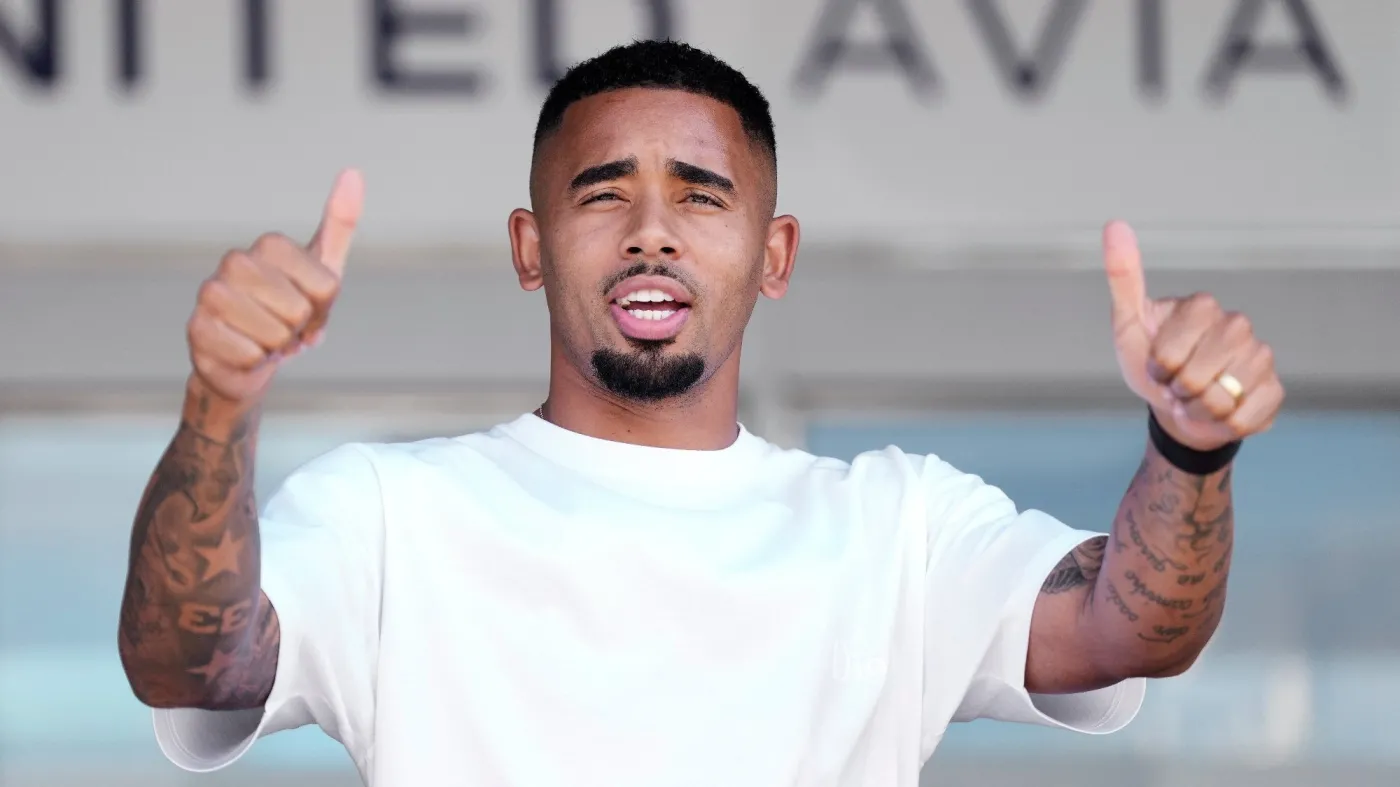 Brazylijczyk zajął miejsce po Lewandowskim. Gabriel Jesus piłkarzem Barcelony