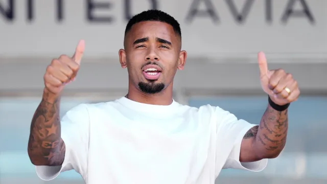 Brazylijczyk zajął miejsce po Lewandowskim. Gabriel Jesus piłkarzem Barcelony