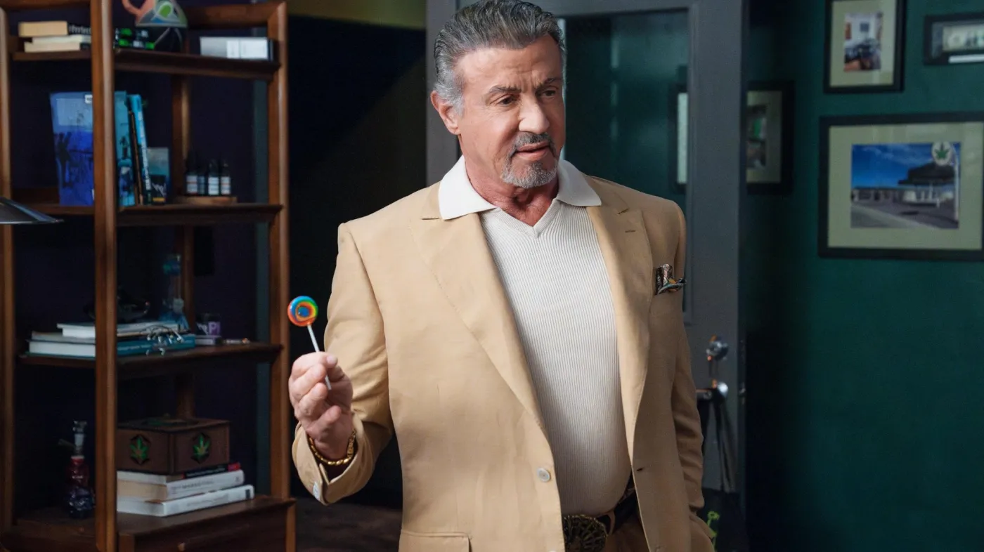 Sylvester Stallone jako Dwight Manfredi w drugim sezonie serialu "Tulsa King"