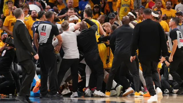 Awantura na parkiecie NBA. Bójka koszykarzy Indiana Pacers i Dallas Mavericks
