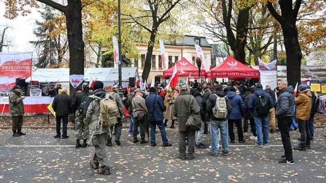 Nożownik przed Trybunałem Konstytucyjnym. Uderzył organizatorkę zgromadzenia