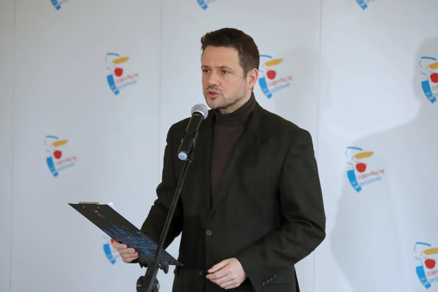 Trzaskowski: Miasta nie stać na zakup komputerów dla uczniów