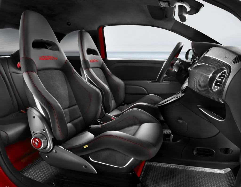 medium_2_090911_ab_695tributoferrari_01_1541676.jpg