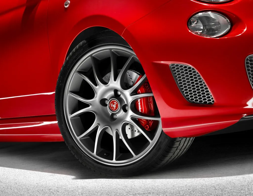 medium_2_090911_ab_695tributoferrari_06_1541724.jpg