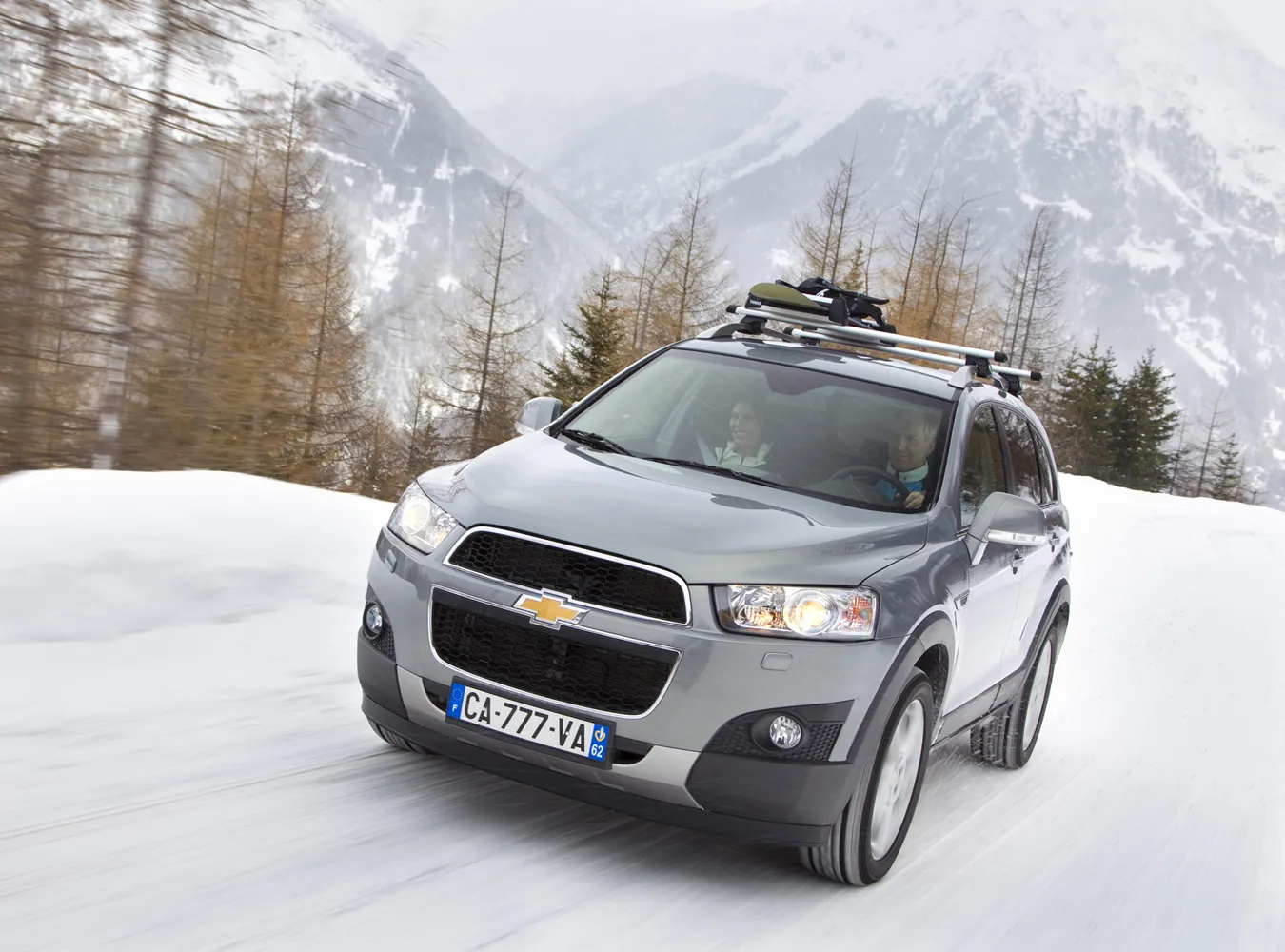 1821806-chevrolet-captiva-2011-dynamic-10-medium.jpg
