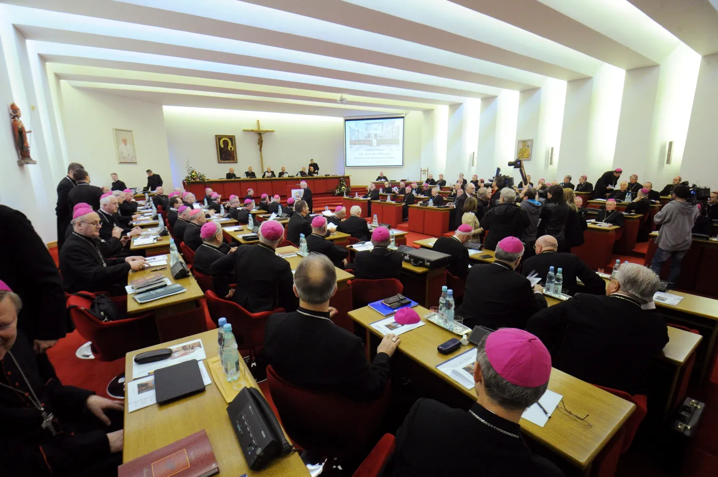 6043905-zebranie-plenarne-konferencji-episkopatu.jpg