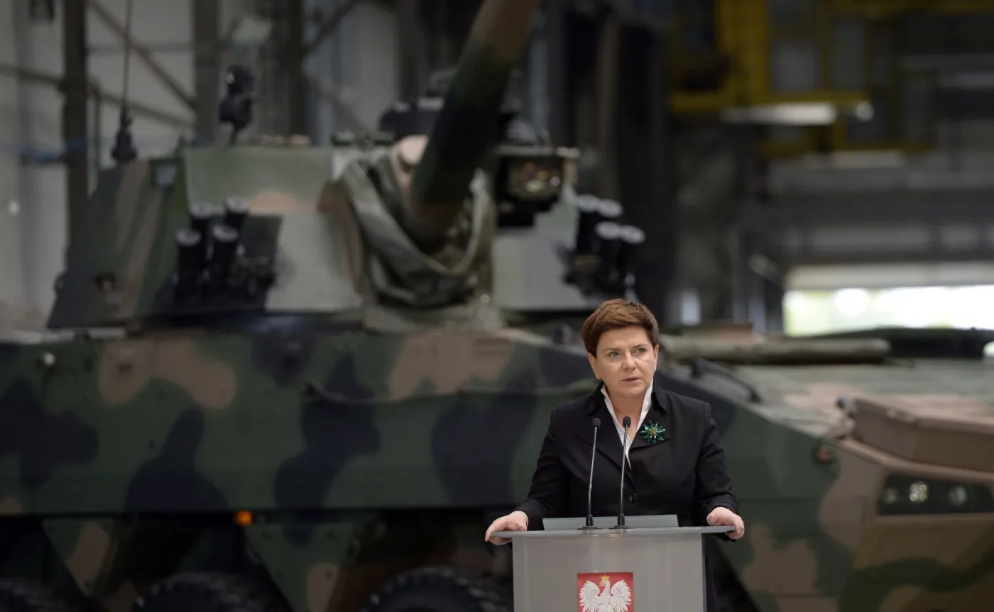 8982937-premier-beata-szydlo-podczas-uroczystosci.jpg