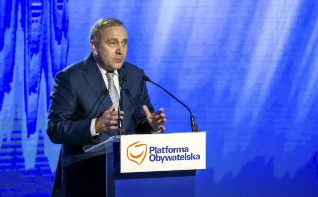 Schetyna na konwencji PO: Polacy muszą zdecydować, czy chcą Polski europejskiej czy PiS-owskiej