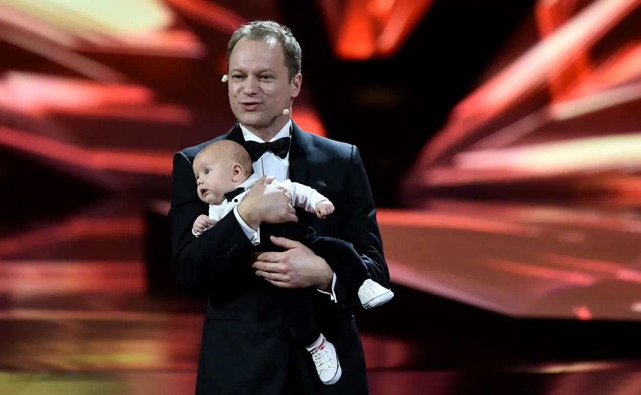 Maciej Stuhr z synem na gali Europejskie Nagrody Filmowe we Wrocławiu