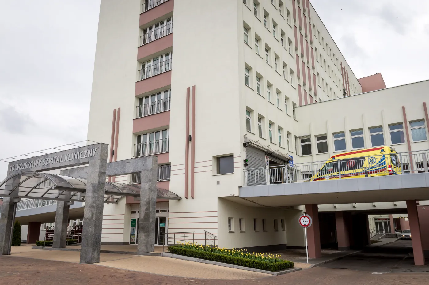 Wojskowy Szpital Kliniczny w Bydgoszczy, w którym leczony jest żużlowiec Tomasz Gollob