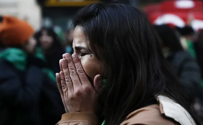 Argentyńska demonstrantka po ogłoszeniu wyników głosowania