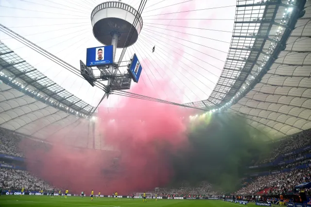 Kibole Arki i Legii chcieli puścić Narodowy z dymem. Zamierzali wnieść na trybuny 2,5 tysiąca rac