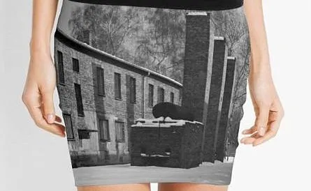 Minispódniczka Redbubble z wizerunkiem Auschwitz
