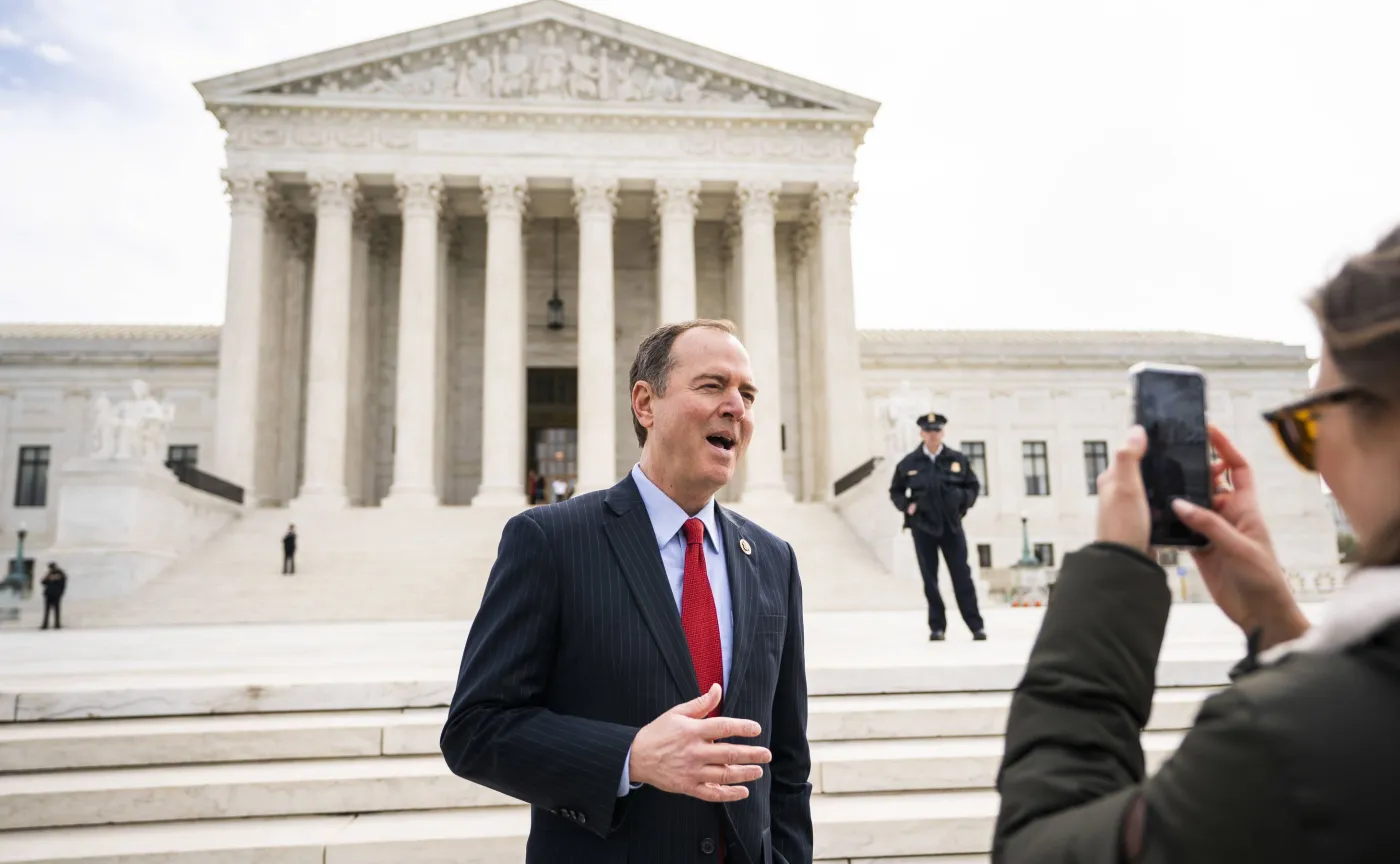 Technologia "deep fake" pomoże Rosji wpływać na wybory w USA? Szef komisji wywiadu ostrzega