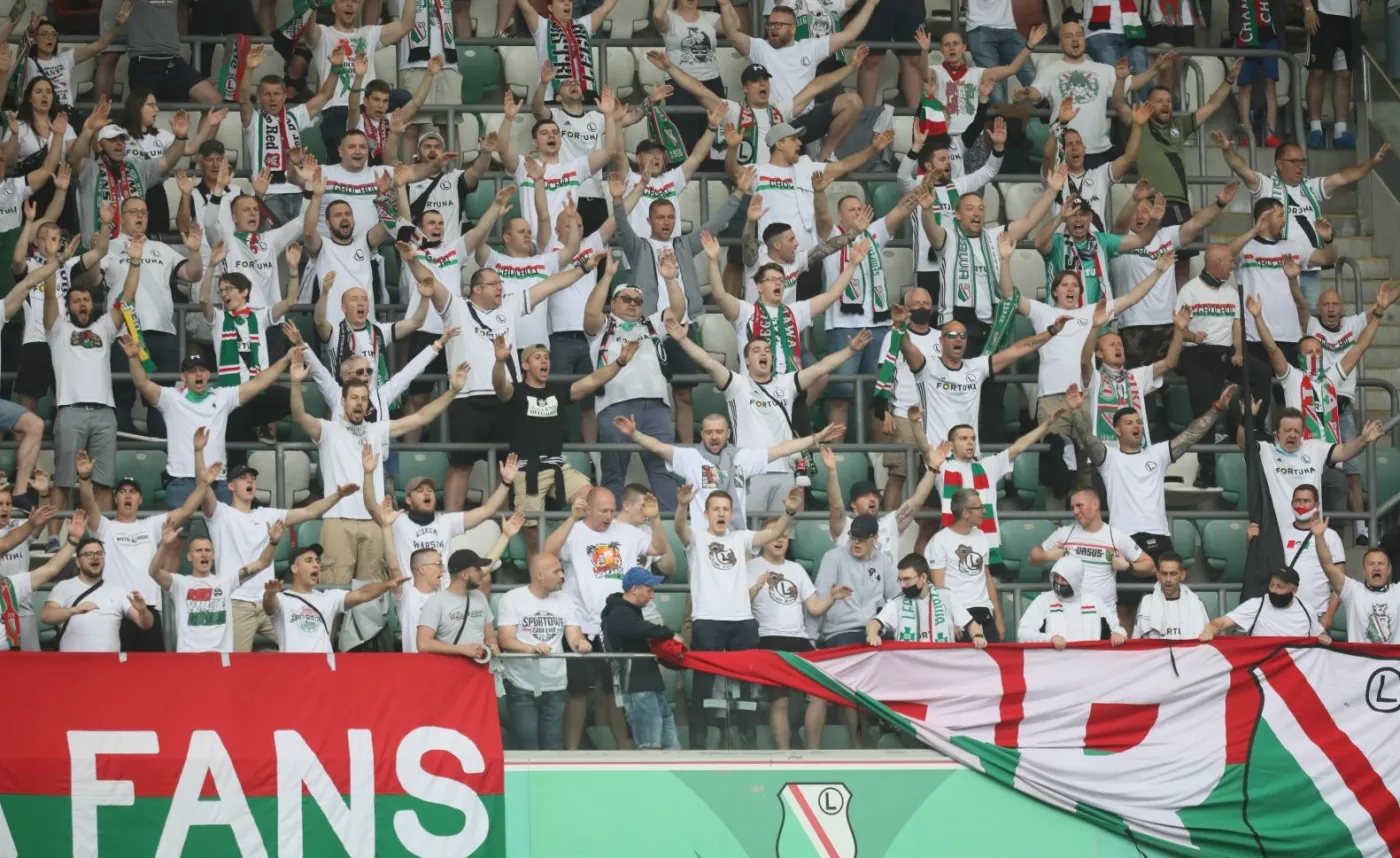 PZPN analizuje zachowanie kibiców na stadionach. "Za wcześnie na decyzje"