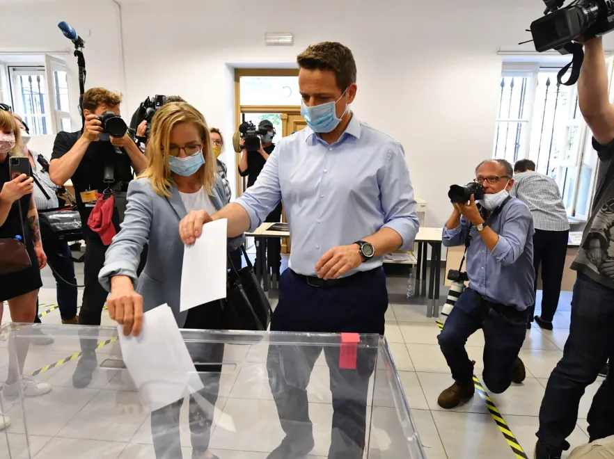 Wielka Brytania: W I turze wygrał Trzaskowski, wyprzedził Hołownię i Dudę