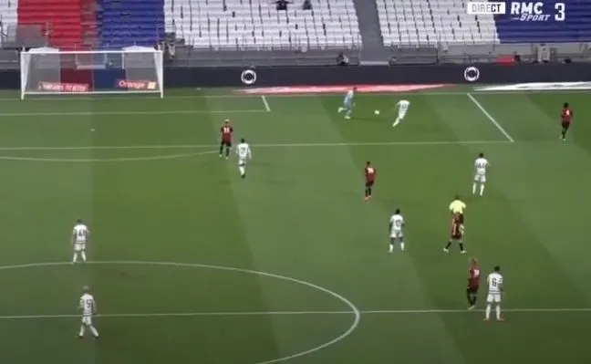 Patryk Klimala strzela gola dla Celtiku