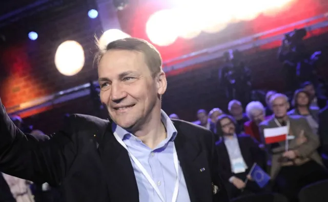 Sikorski o LGBT: Ta wojna kulturowa została do Polski zaimportowana z Rosji kanałem kościelnym