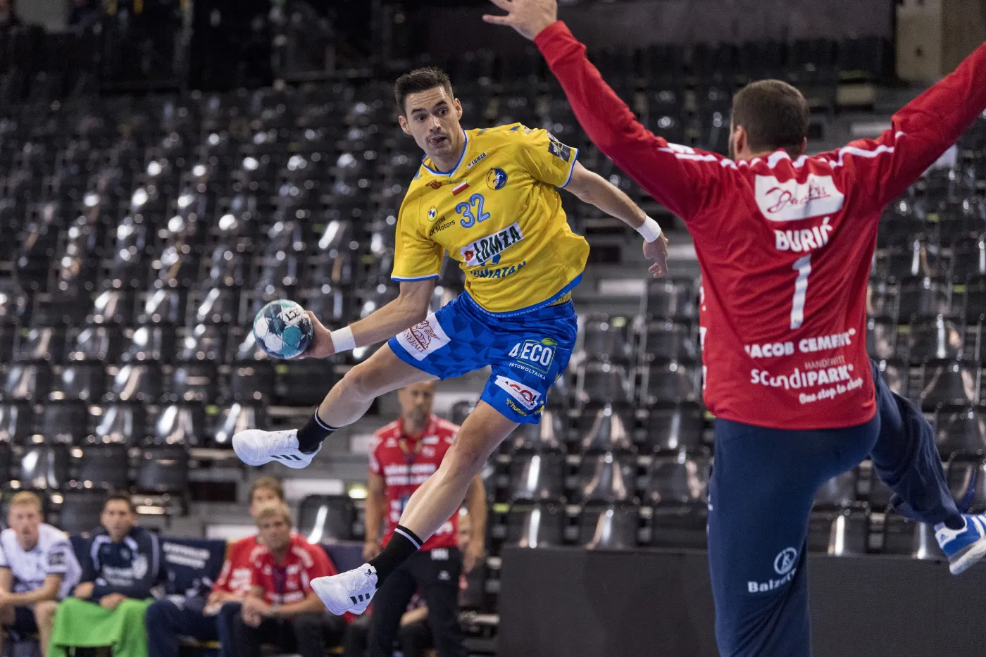 Łomża Vive przegrała jedną bramką inauguracyjny mecz Ligi Mistrzów