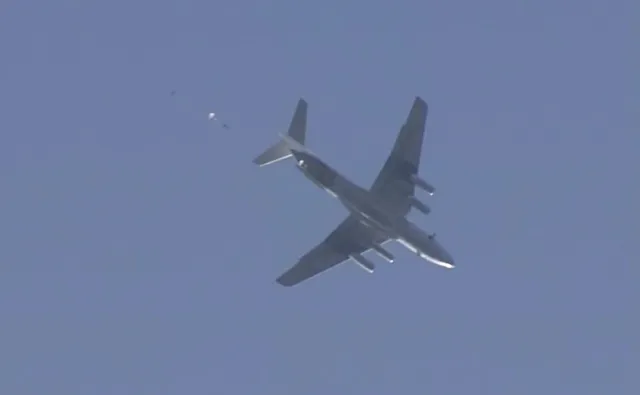 Białorusko-rosyjskie manewry przy polskiej granicy. Ćwiczono desant spadochronowy [WIDEO]