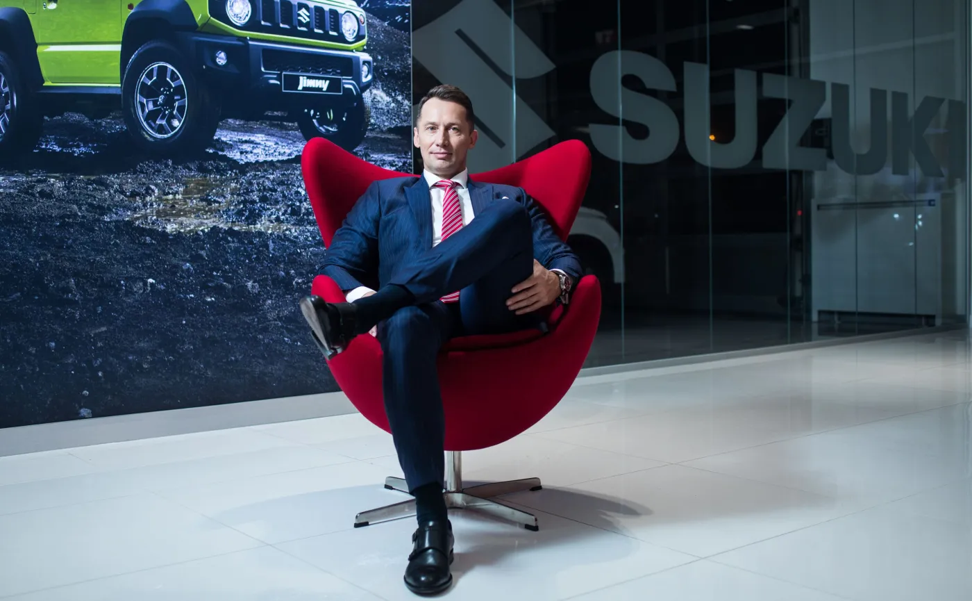 Tak prezes Suzuki trafia w Polsce za trzy punkty