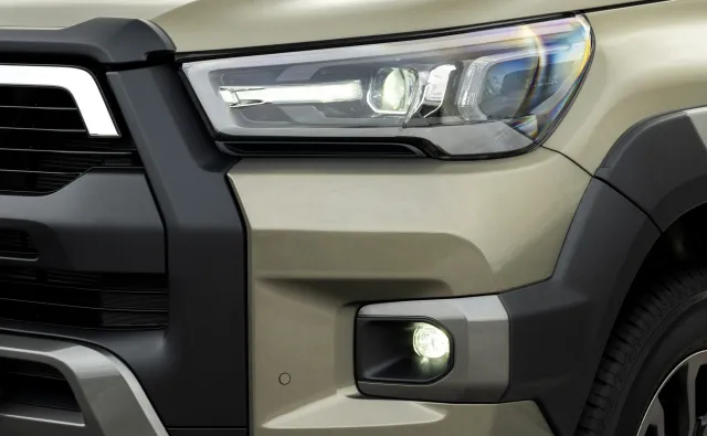 Wody Polskie ogłosiły gigantyczny przetarg na nowe samochody. Co tam robi Fiat 126p?