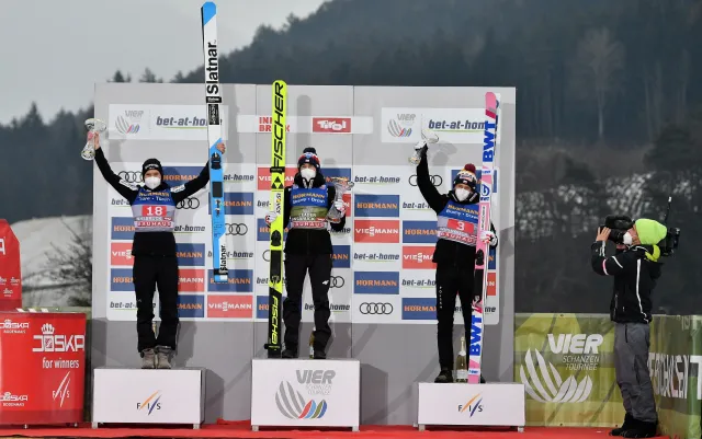 Tym skokiem Kamil Stoch zapewnił sobie pierwsze miejsce na podium w Innsbrucku
