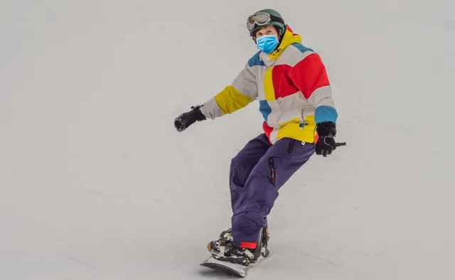 Rola pogody w szerzeniu się zakażeń Covid-19 jest niewielka. Wyniki badań