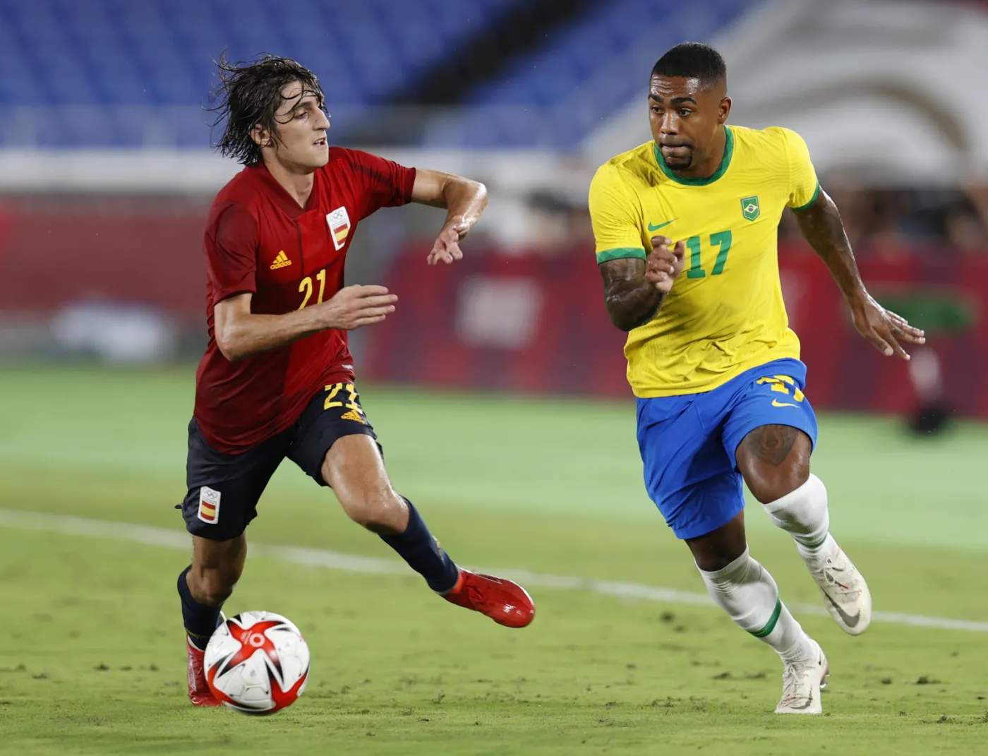 Brazylijczyk Malcom i Hiszpan Bryan Gil 