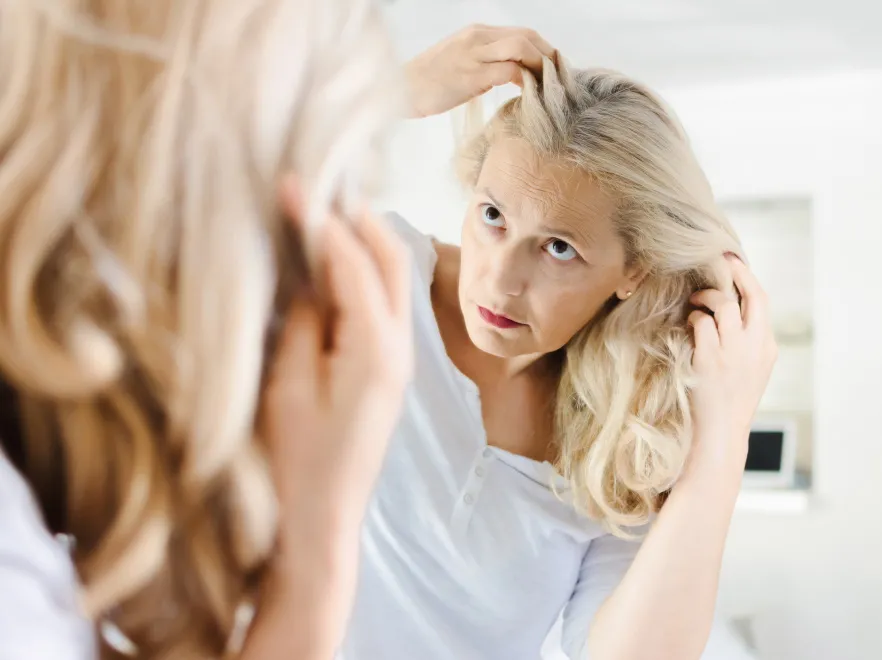 Dlaczego tracimy włosy i jak temu przeciwdziałać?