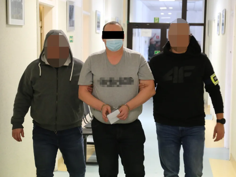policja-zatrzymala-zlodzieja-samochodow-37309830.jpg